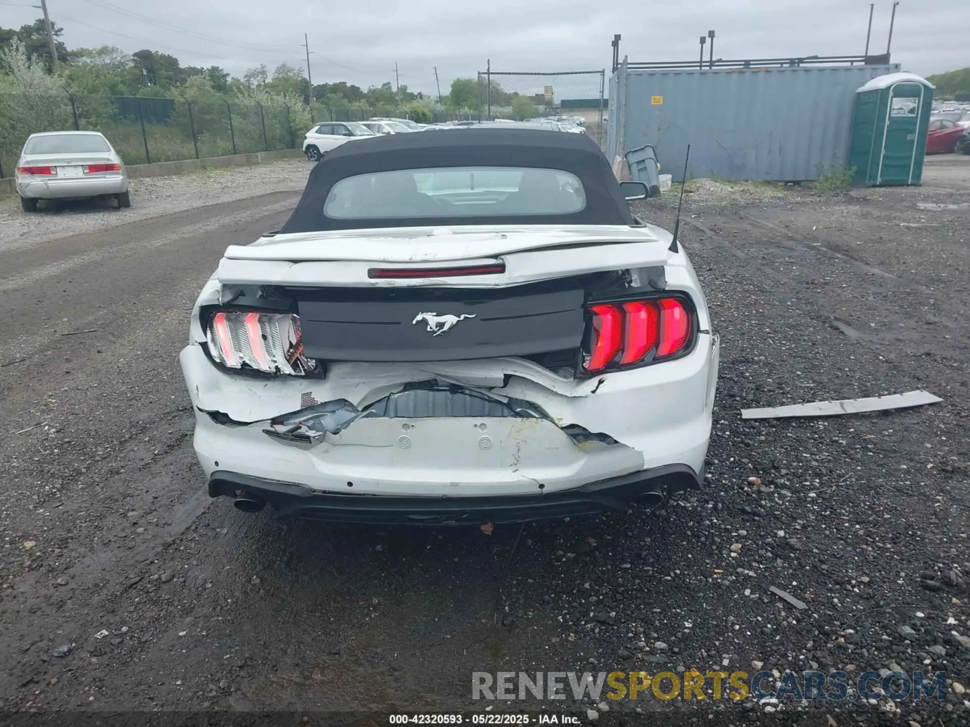 16 Photograph of a damaged car 1FATP8UH3N5104988 FORD MUSTANG 2022