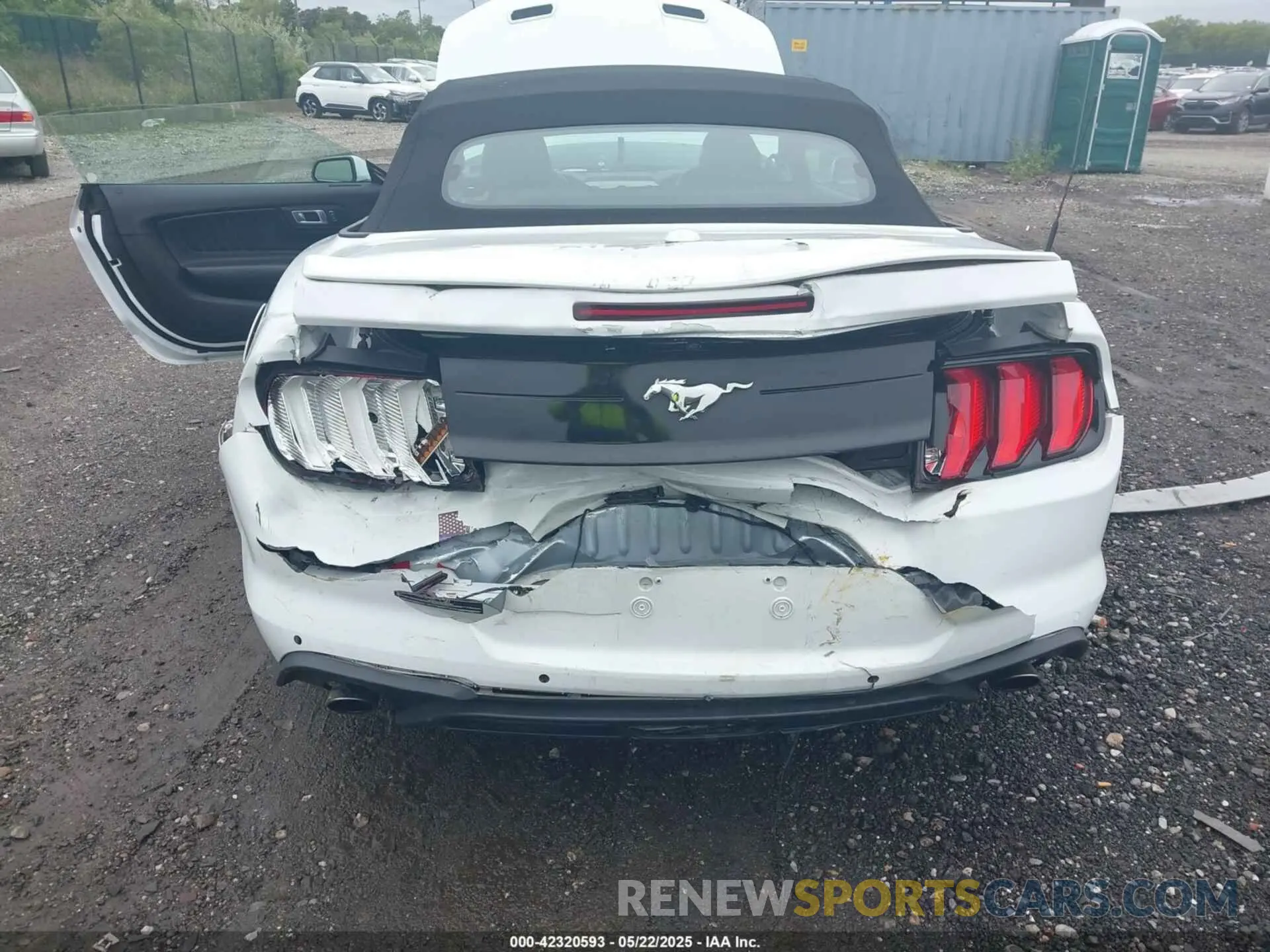 6 Photograph of a damaged car 1FATP8UH3N5104988 FORD MUSTANG 2022