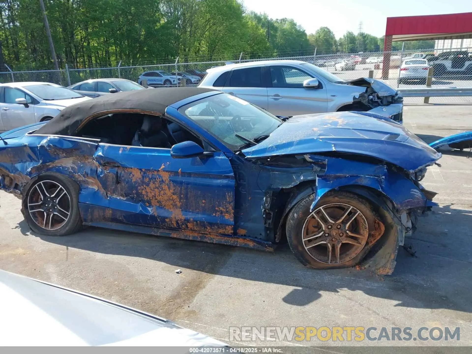 13 Photograph of a damaged car 1FATP8UH4N5102828 FORD MUSTANG 2022