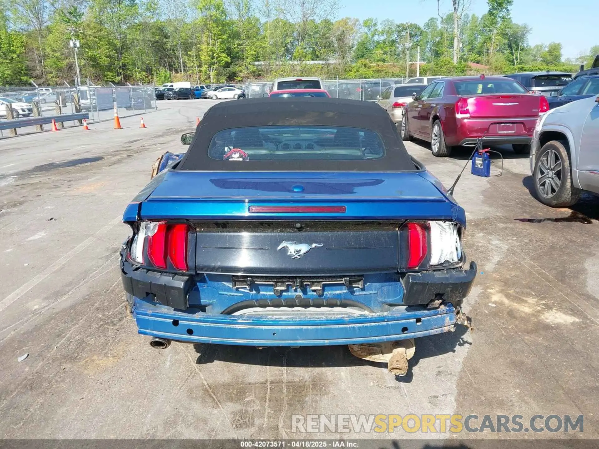 16 Photograph of a damaged car 1FATP8UH4N5102828 FORD MUSTANG 2022