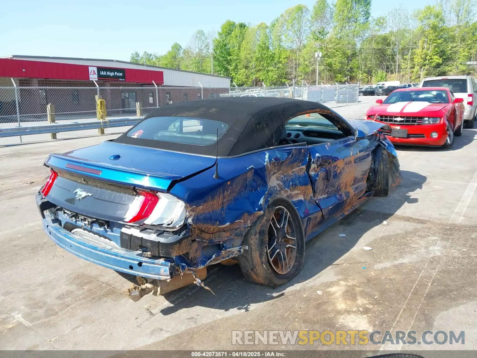 4 Photograph of a damaged car 1FATP8UH4N5102828 FORD MUSTANG 2022