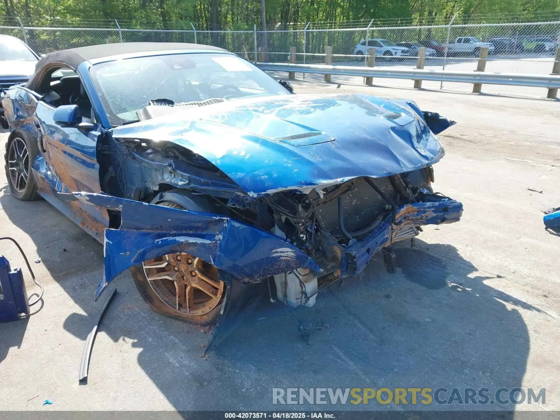 6 Photograph of a damaged car 1FATP8UH4N5102828 FORD MUSTANG 2022