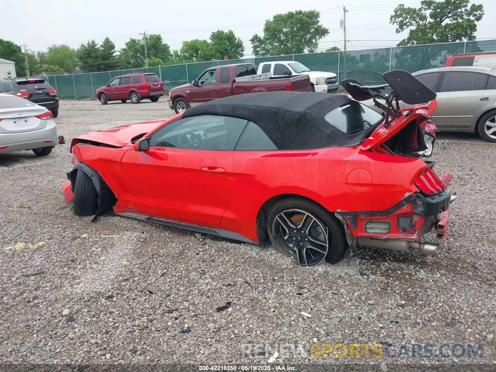 3 Photograph of a damaged car 1FATP8UH5N5115670 FORD MUSTANG 2022
