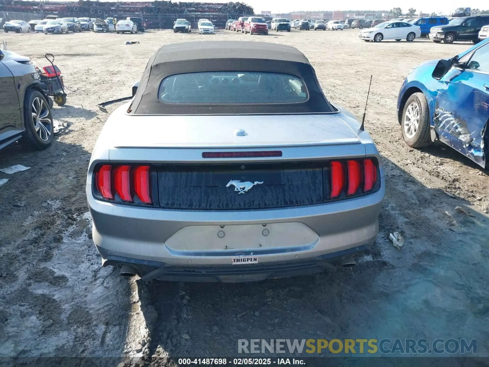 16 Photograph of a damaged car 1FATP8UH7N5105674 FORD MUSTANG 2022