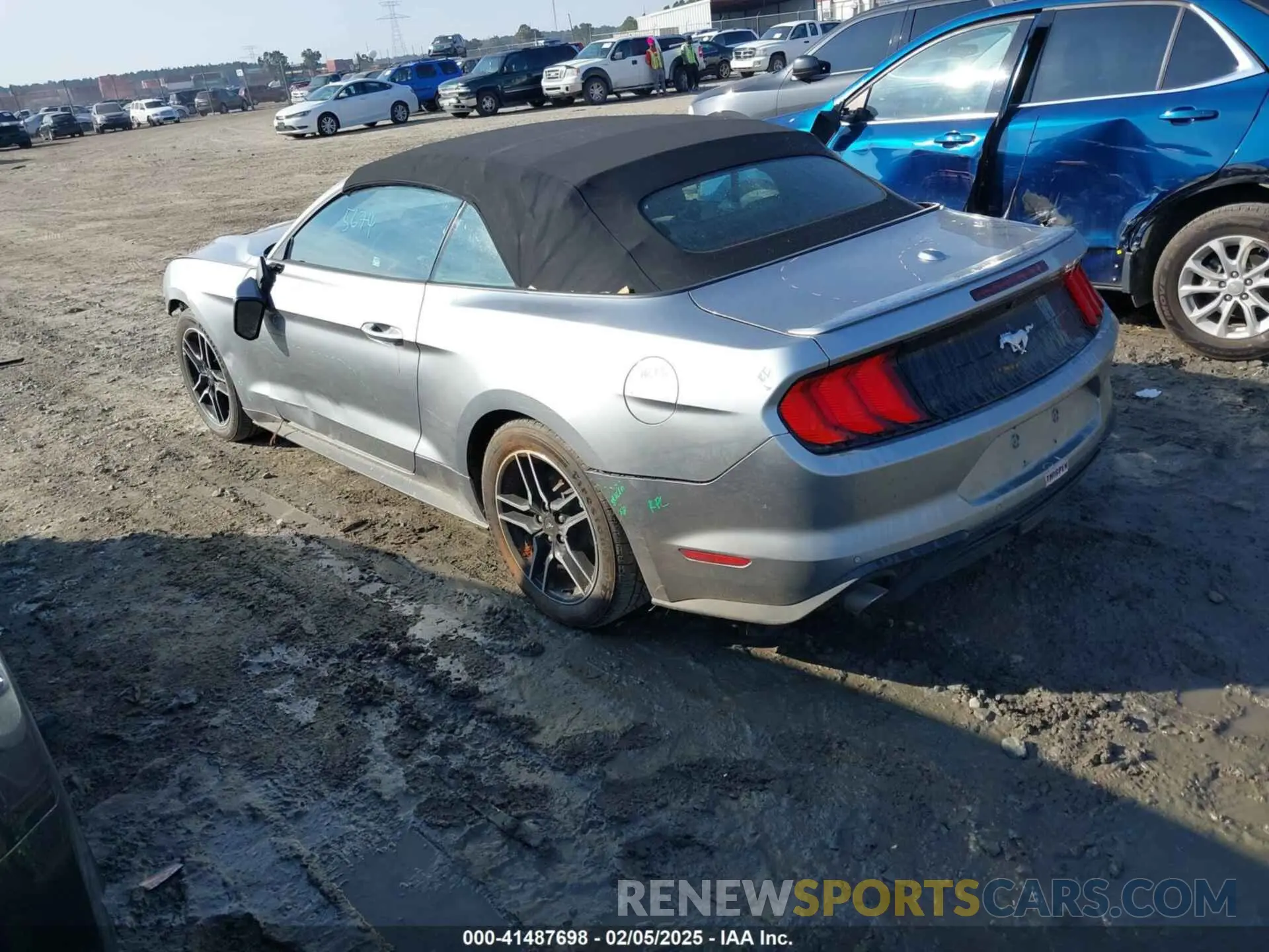 3 Photograph of a damaged car 1FATP8UH7N5105674 FORD MUSTANG 2022