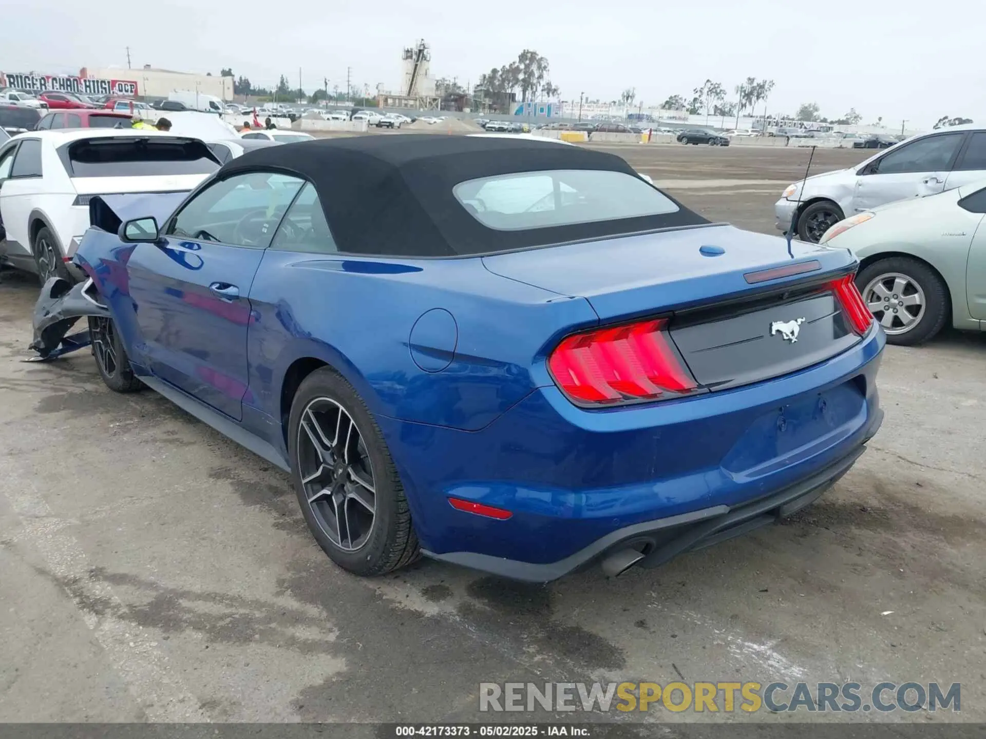 3 Photograph of a damaged car 1FATP8UH7N5144894 FORD MUSTANG 2022