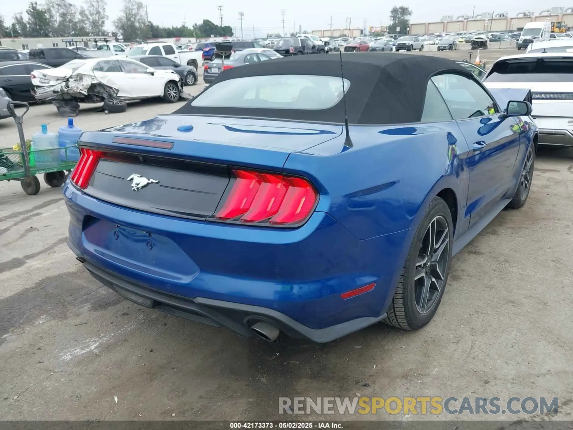 4 Photograph of a damaged car 1FATP8UH7N5144894 FORD MUSTANG 2022