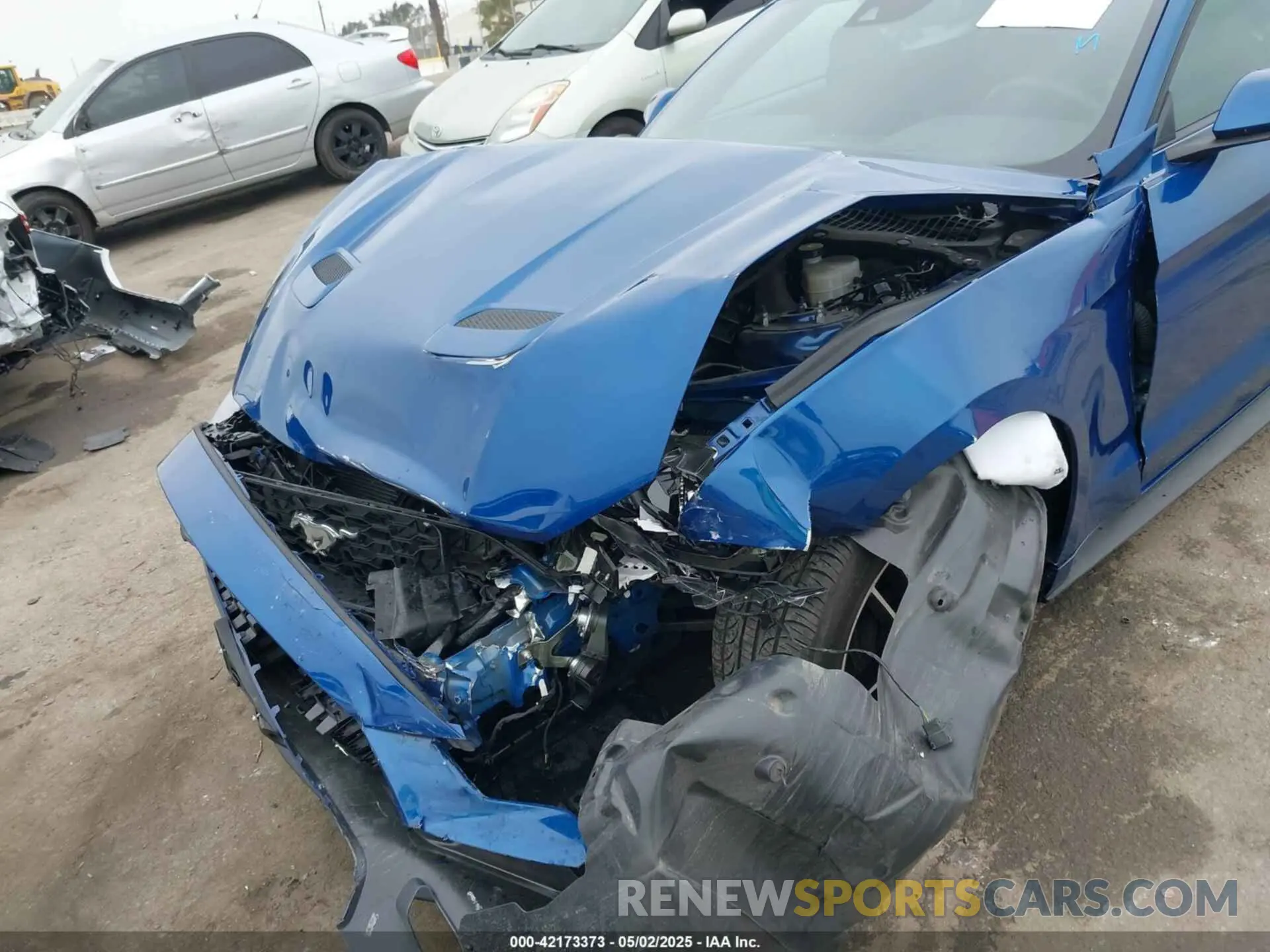 6 Photograph of a damaged car 1FATP8UH7N5144894 FORD MUSTANG 2022