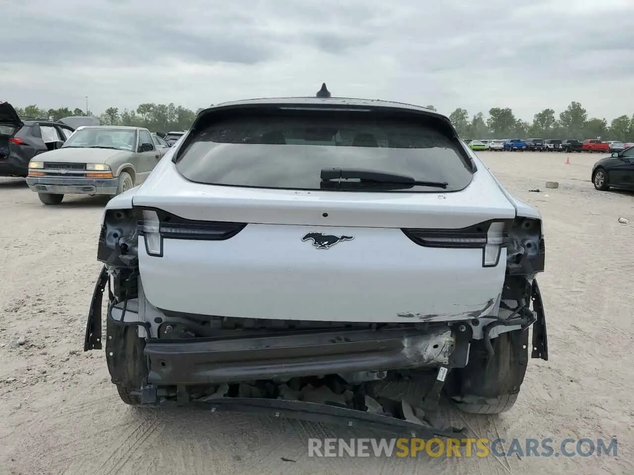 6 Photograph of a damaged car 3FMTK3R7XNMA02203 FORD MUSTANG 2022