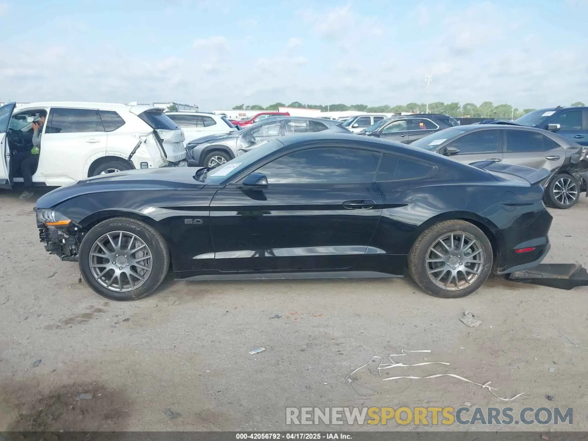 15 Photograph of a damaged car 1FA6P8CF1P5301948 FORD MUSTANG 2023
