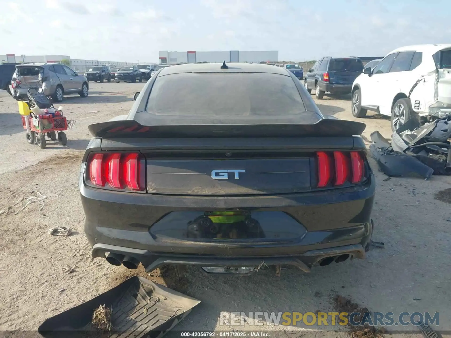 17 Photograph of a damaged car 1FA6P8CF1P5301948 FORD MUSTANG 2023