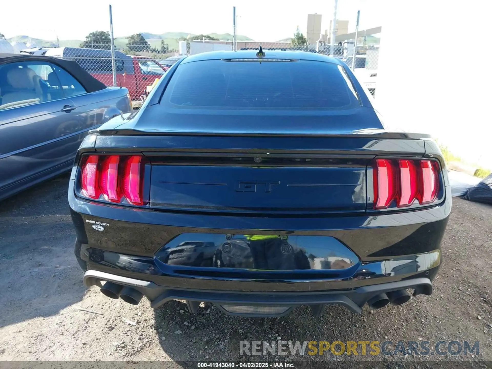 17 Photograph of a damaged car 1FA6P8CF6P5302934 FORD MUSTANG 2023