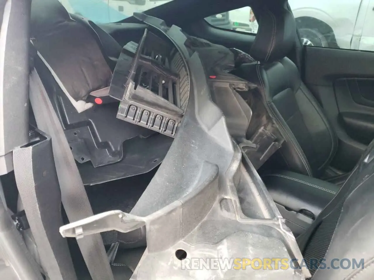 10 Photograph of a damaged car 1FA6P8CF6P5307163 FORD MUSTANG 2023