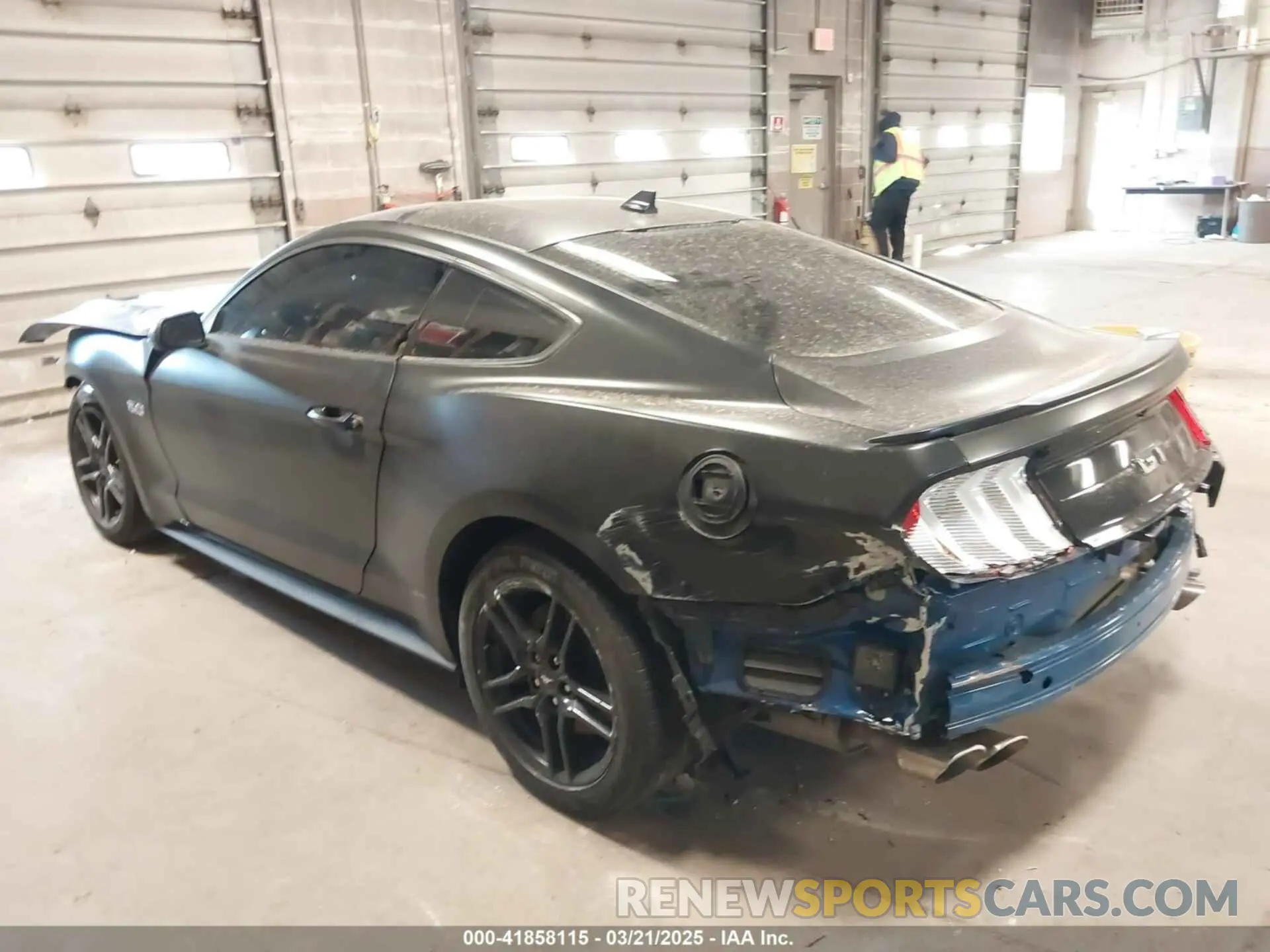 15 Photograph of a damaged car 1FA6P8CF8P5305334 FORD MUSTANG 2023