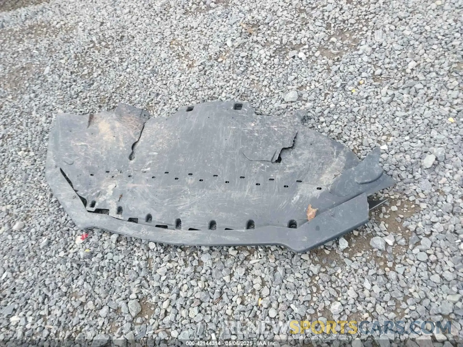 11 Photograph of a damaged car 1FA6P8CF9P5305066 FORD MUSTANG 2023