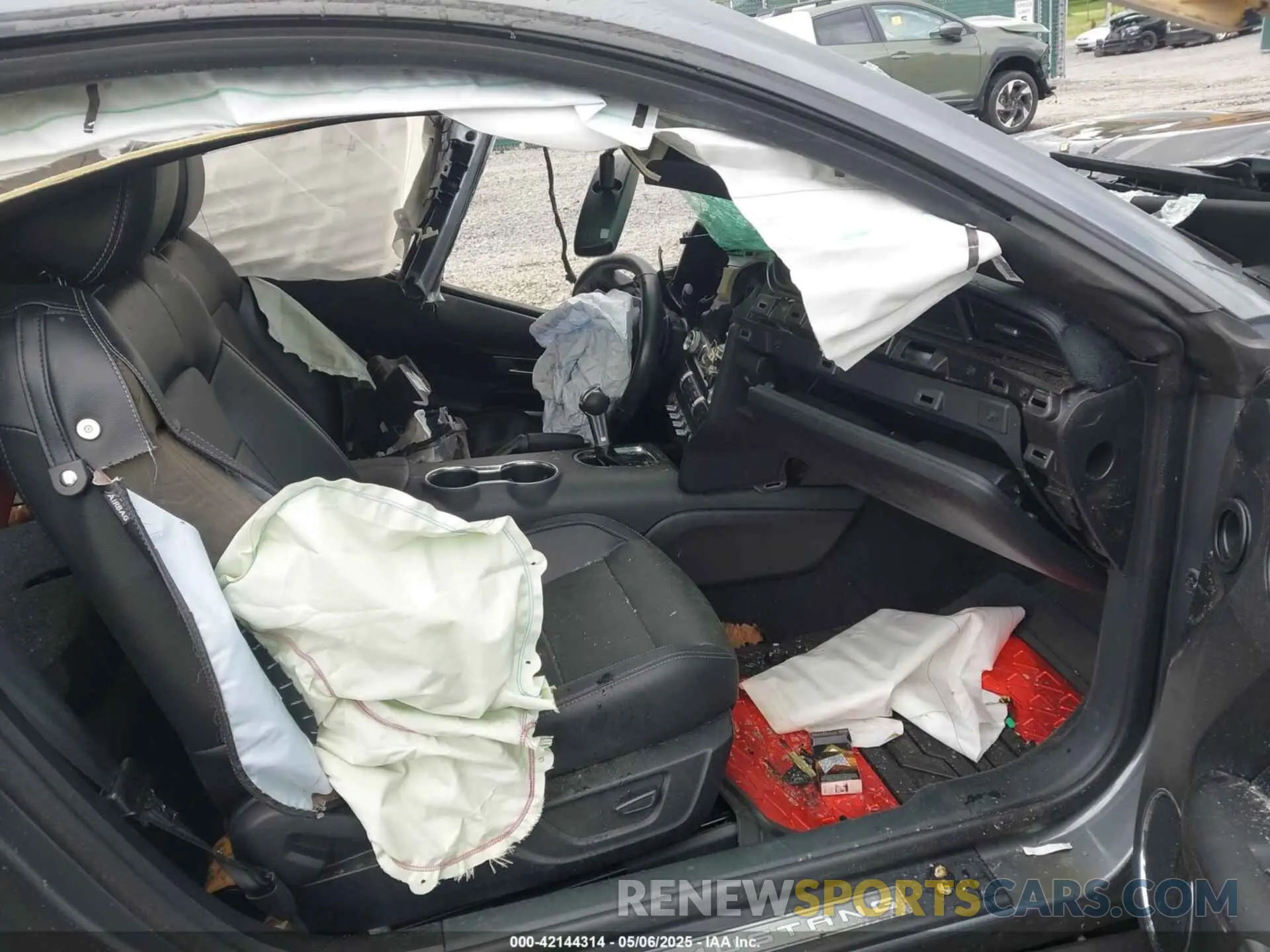 5 Photograph of a damaged car 1FA6P8CF9P5305066 FORD MUSTANG 2023