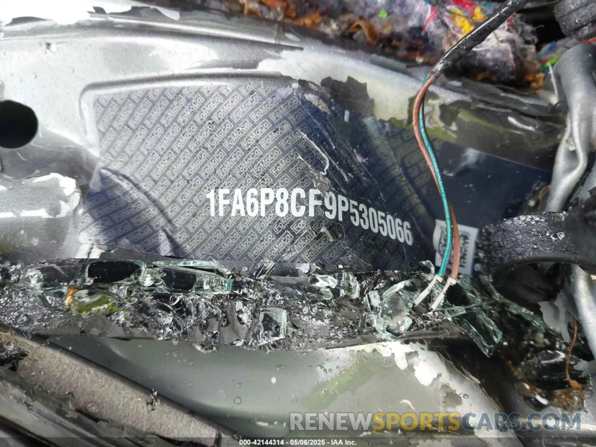 9 Photograph of a damaged car 1FA6P8CF9P5305066 FORD MUSTANG 2023