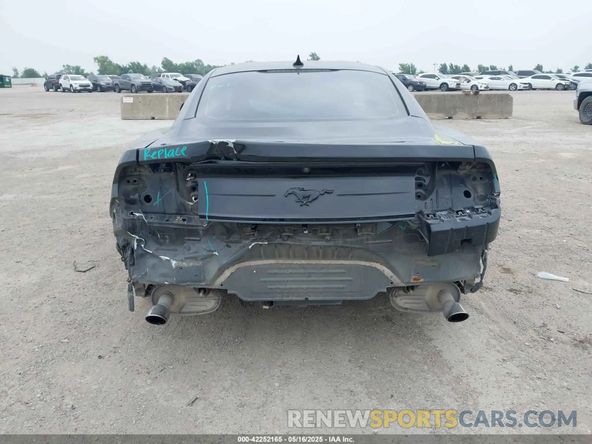 17 Photograph of a damaged car 1FA6P8TH1P5106126 FORD MUSTANG 2023