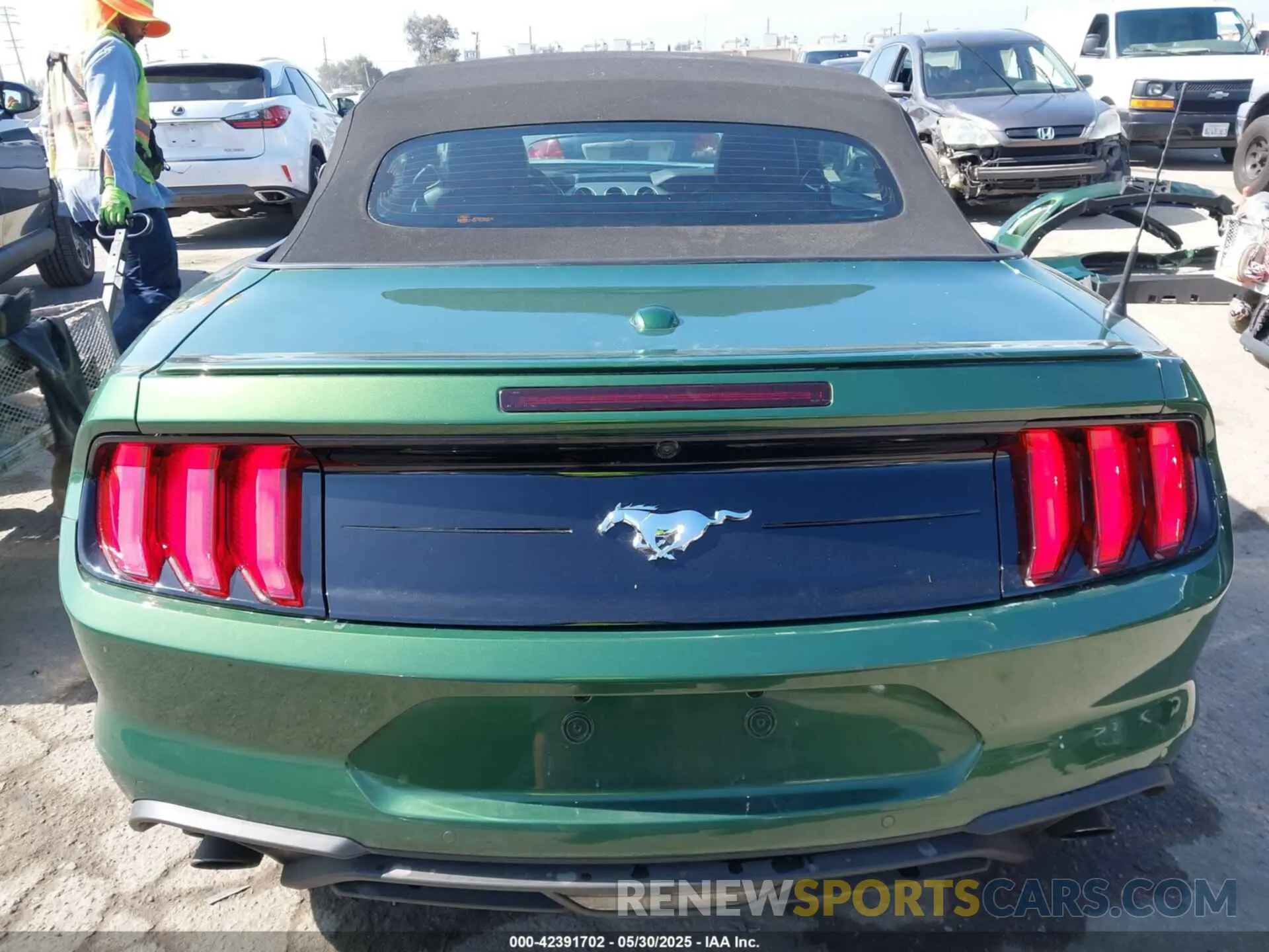 17 Photograph of a damaged car 1FATP8UH3P5100099 FORD MUSTANG 2023