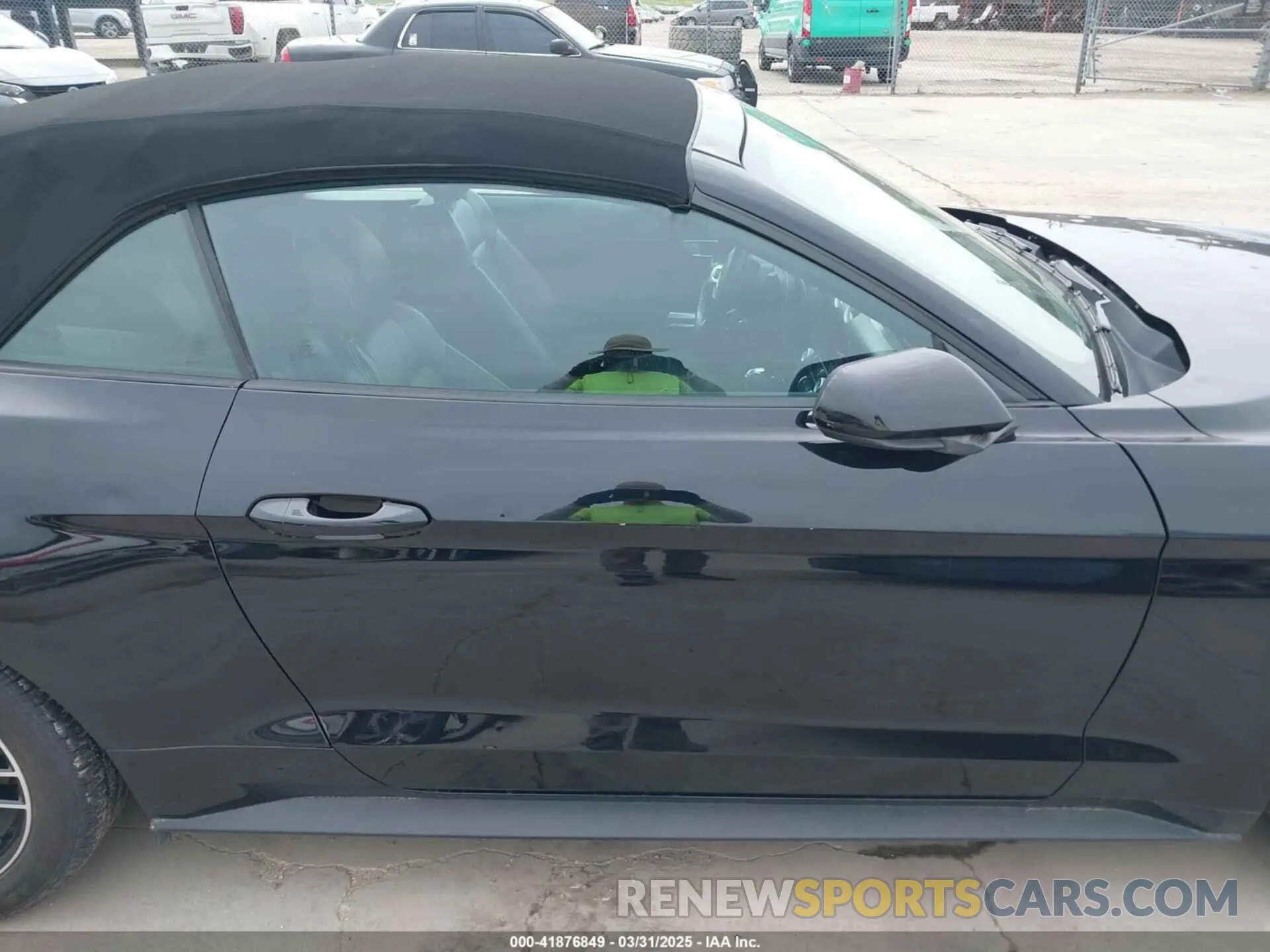 14 Photograph of a damaged car 1FATP8UH8P5104732 FORD MUSTANG 2023