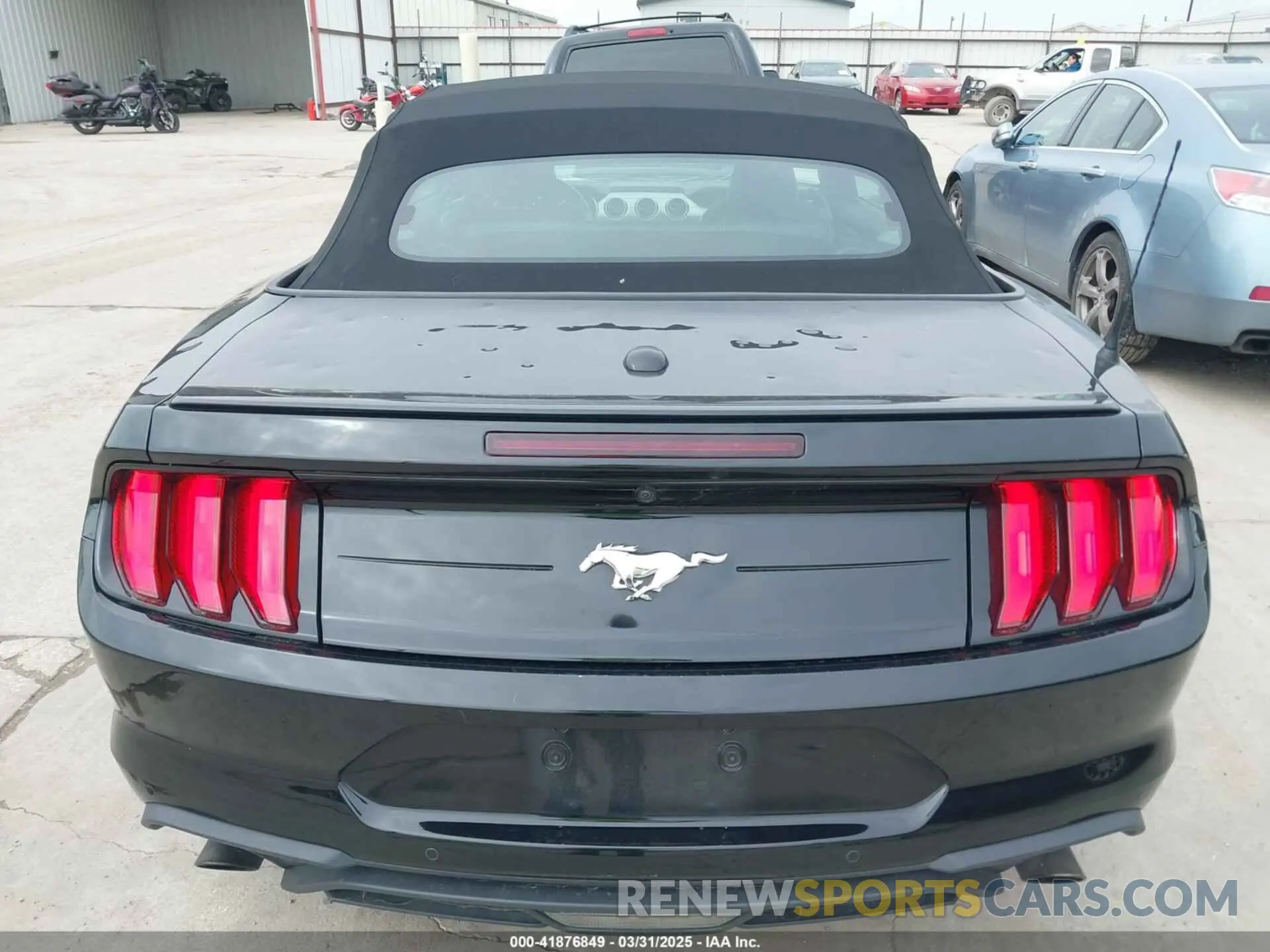 17 Photograph of a damaged car 1FATP8UH8P5104732 FORD MUSTANG 2023