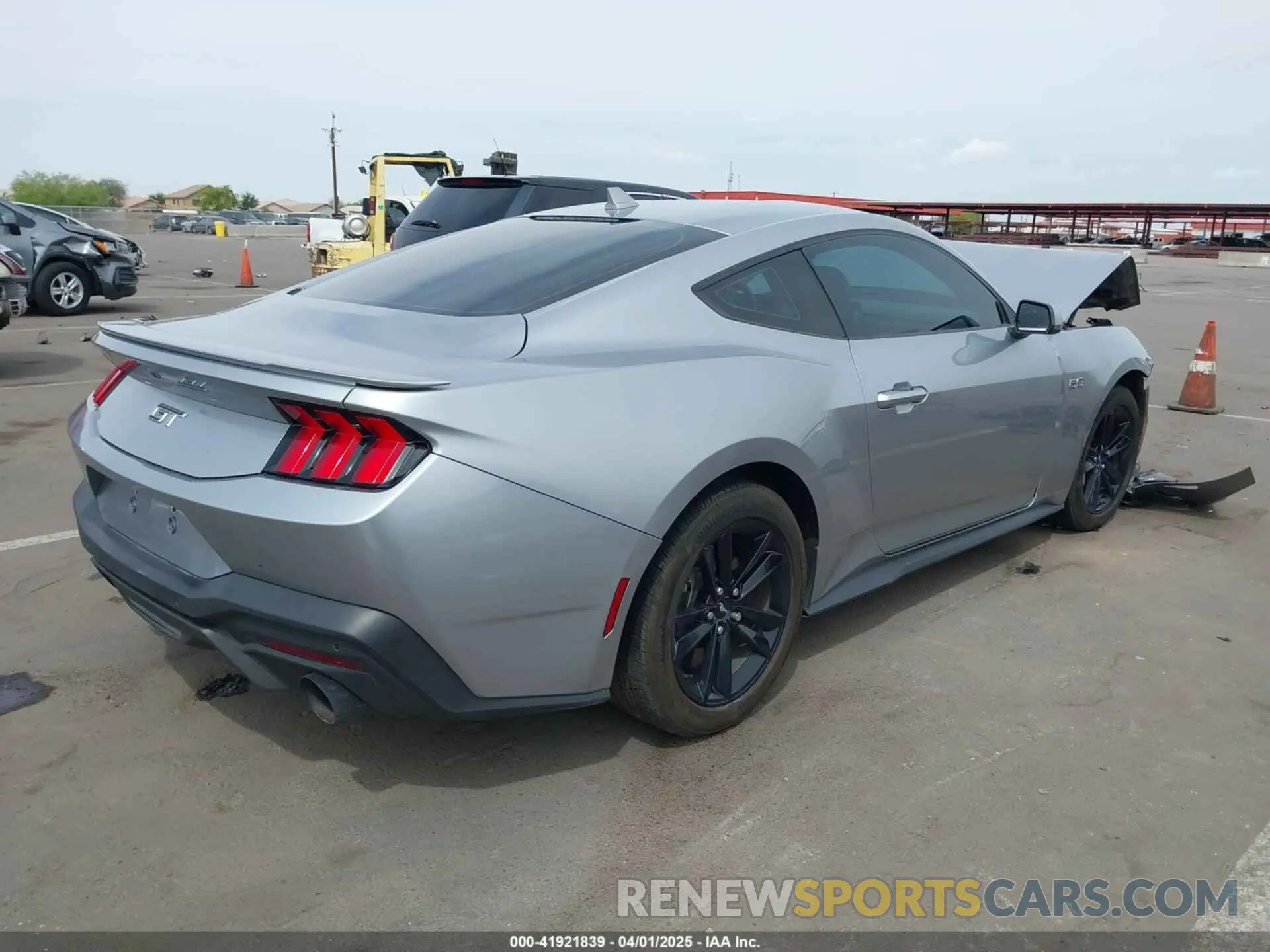 4 Photograph of a damaged car 1FA6P8CF0R5404605 FORD MUSTANG 2024