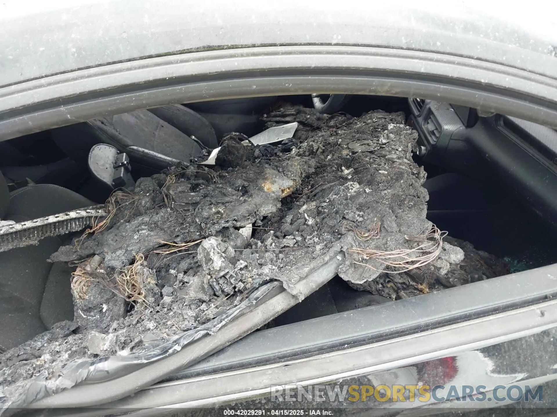 5 Photograph of a damaged car 1FA6P8CF0R5409089 FORD MUSTANG 2024