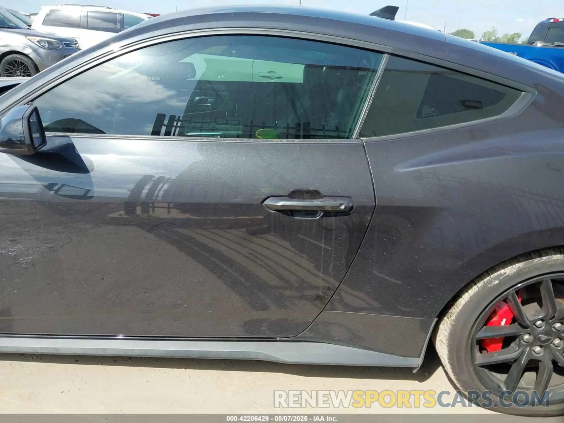 15 Photograph of a damaged car 1FA6P8CF0R5411098 FORD MUSTANG 2024