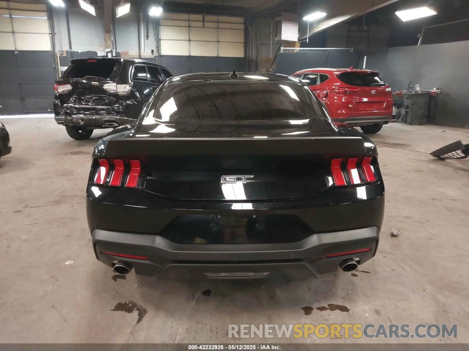 16 Photograph of a damaged car 1FA6P8CF0R5420366 FORD MUSTANG 2024