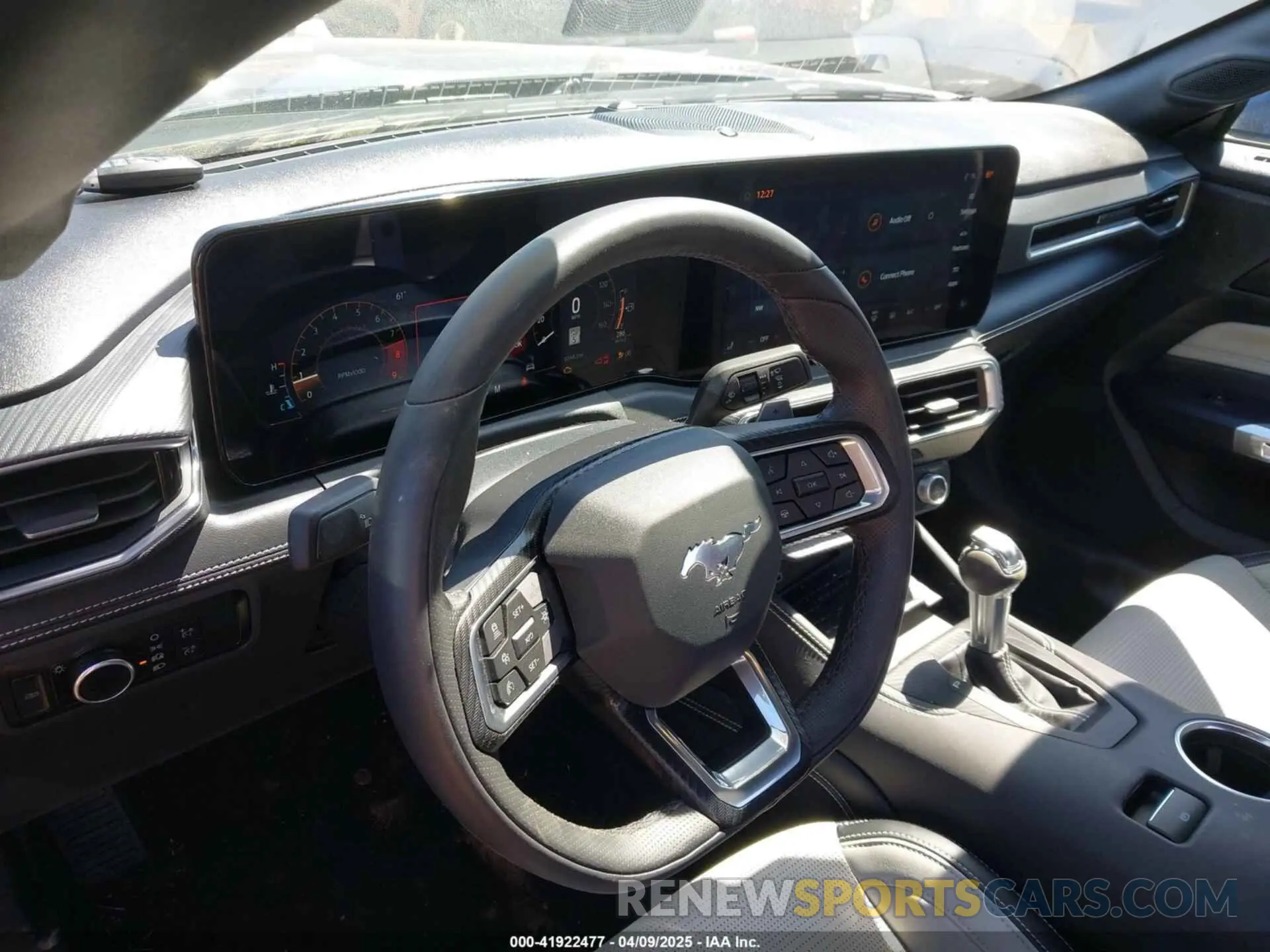 17 Photograph of a damaged car 1FA6P8CF1R5420604 FORD MUSTANG 2024