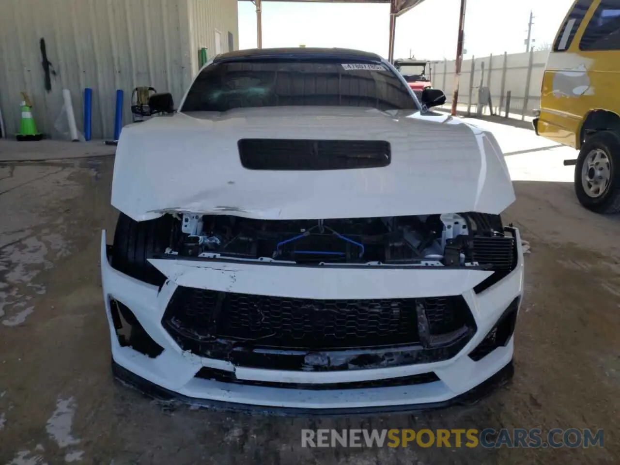 5 Photograph of a damaged car 1FA6P8CF1R5423860 FORD MUSTANG 2024