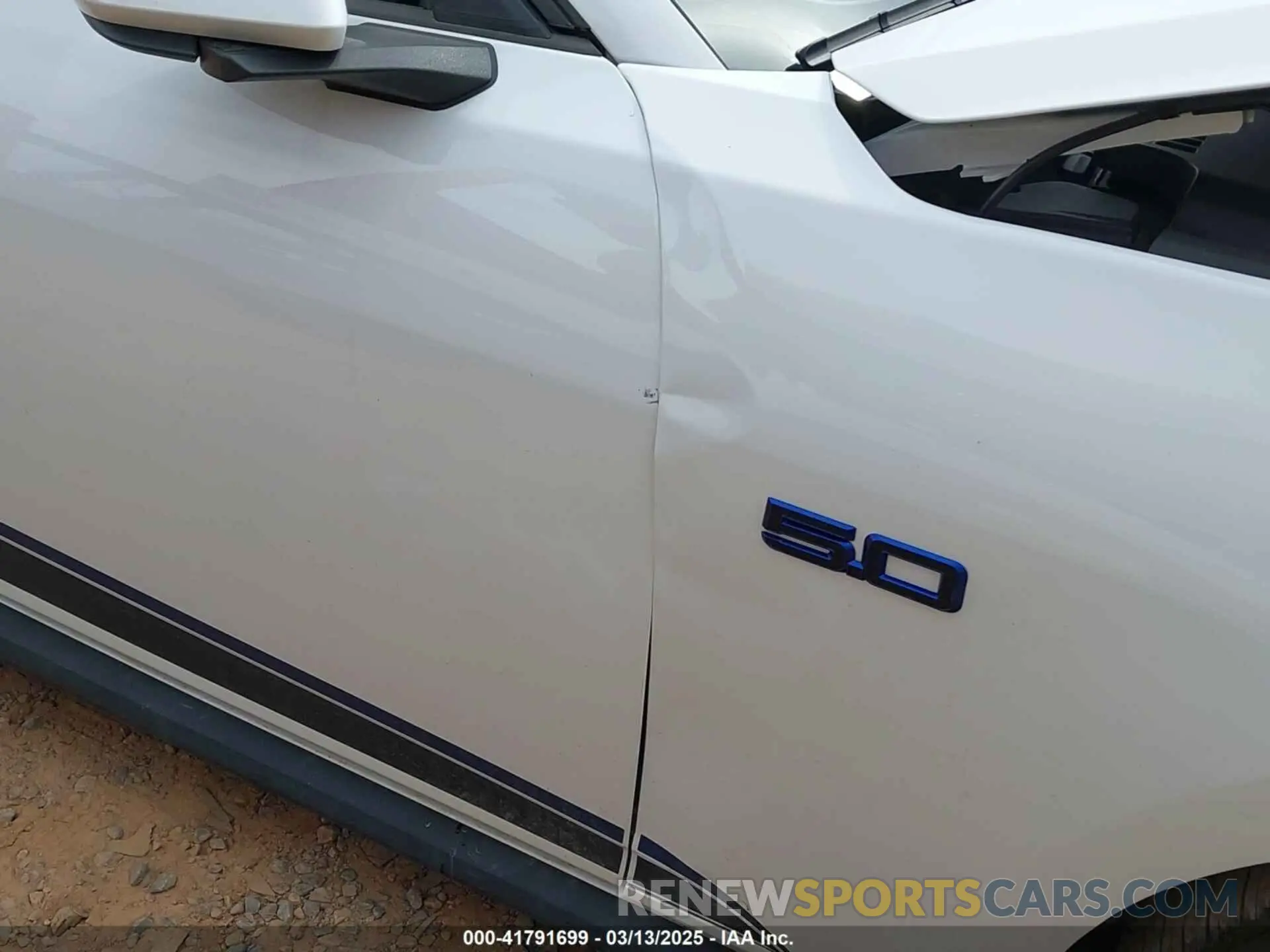 17 Photograph of a damaged car 1FA6P8CF1R5428590 FORD MUSTANG 2024