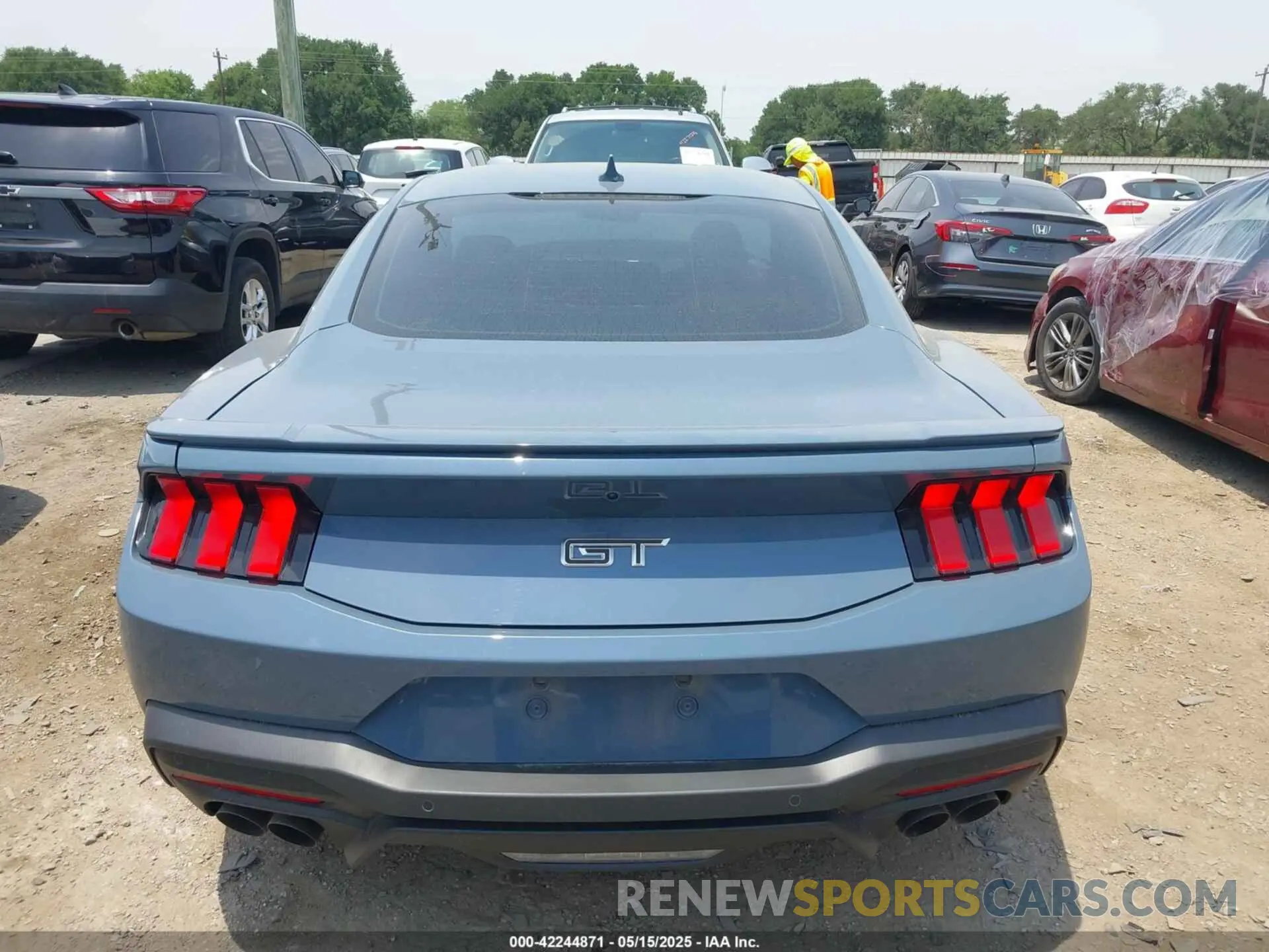 17 Photograph of a damaged car 1FA6P8CF3R5432110 FORD MUSTANG 2024