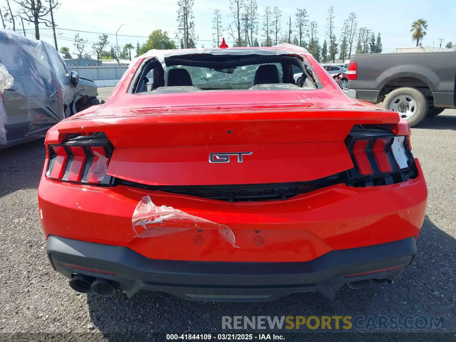 15 Photograph of a damaged car 1FA6P8CF4R5400881 FORD MUSTANG 2024