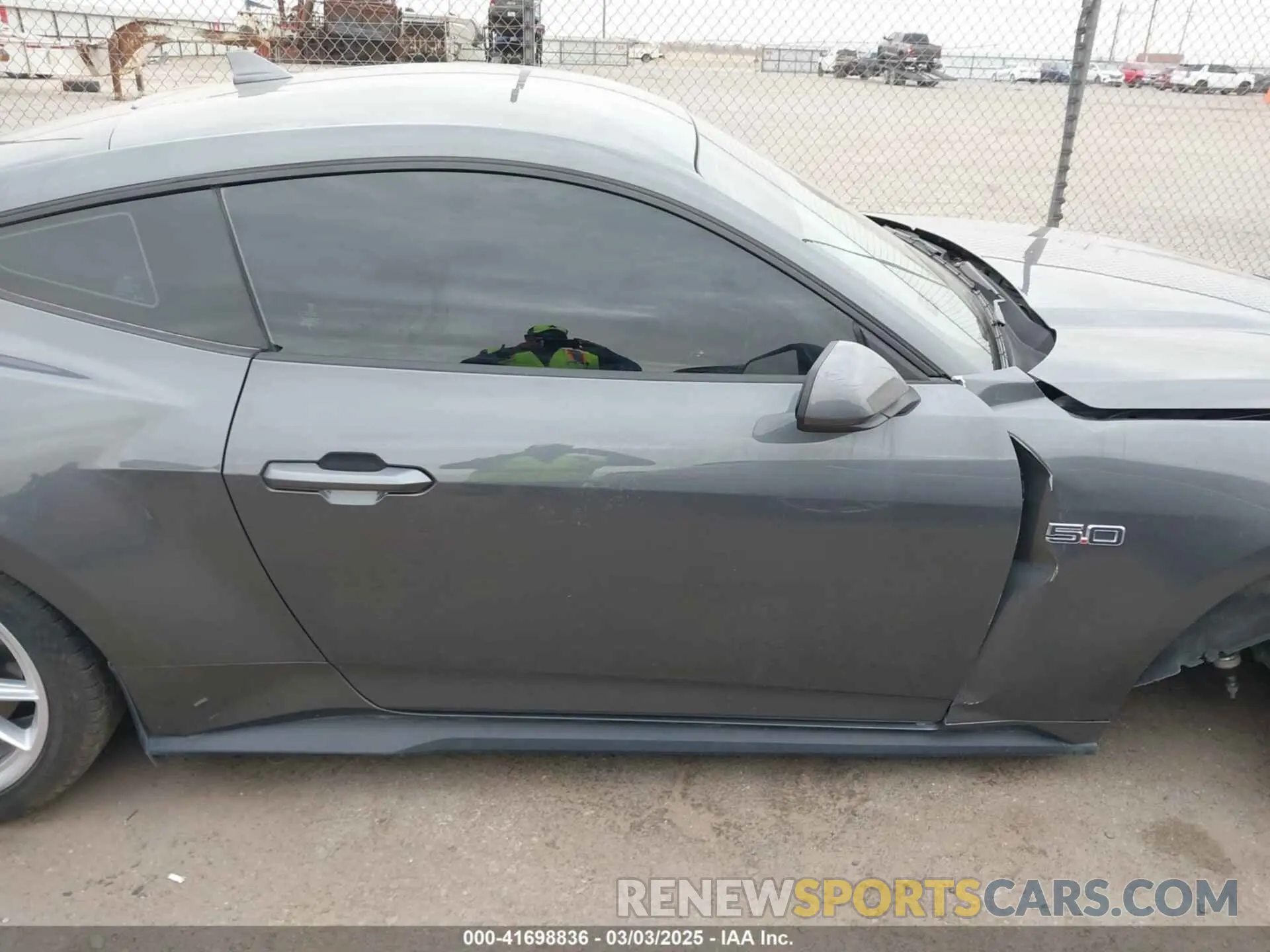 14 Photograph of a damaged car 1FA6P8CF4R5420368 FORD MUSTANG 2024