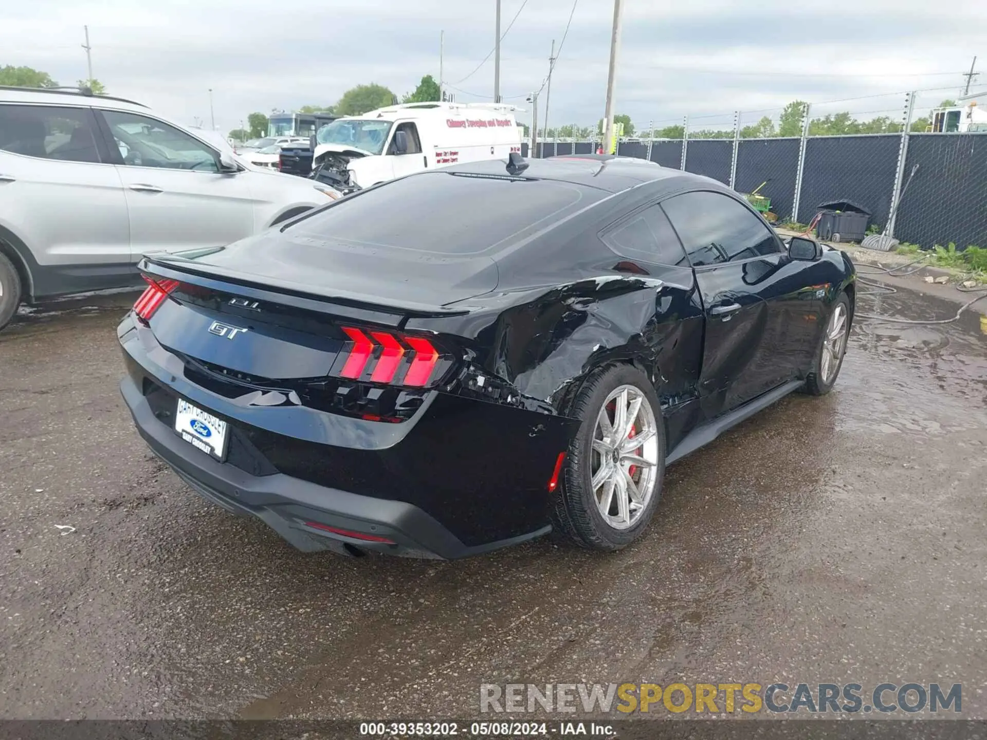 4 Photograph of a damaged car 1FA6P8CF5R5400792 FORD MUSTANG 2024