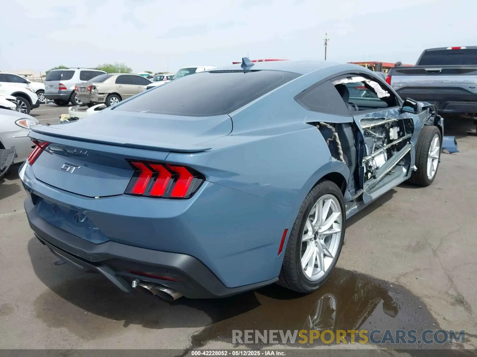 4 Photograph of a damaged car 1FA6P8CF5R5407998 FORD MUSTANG 2024