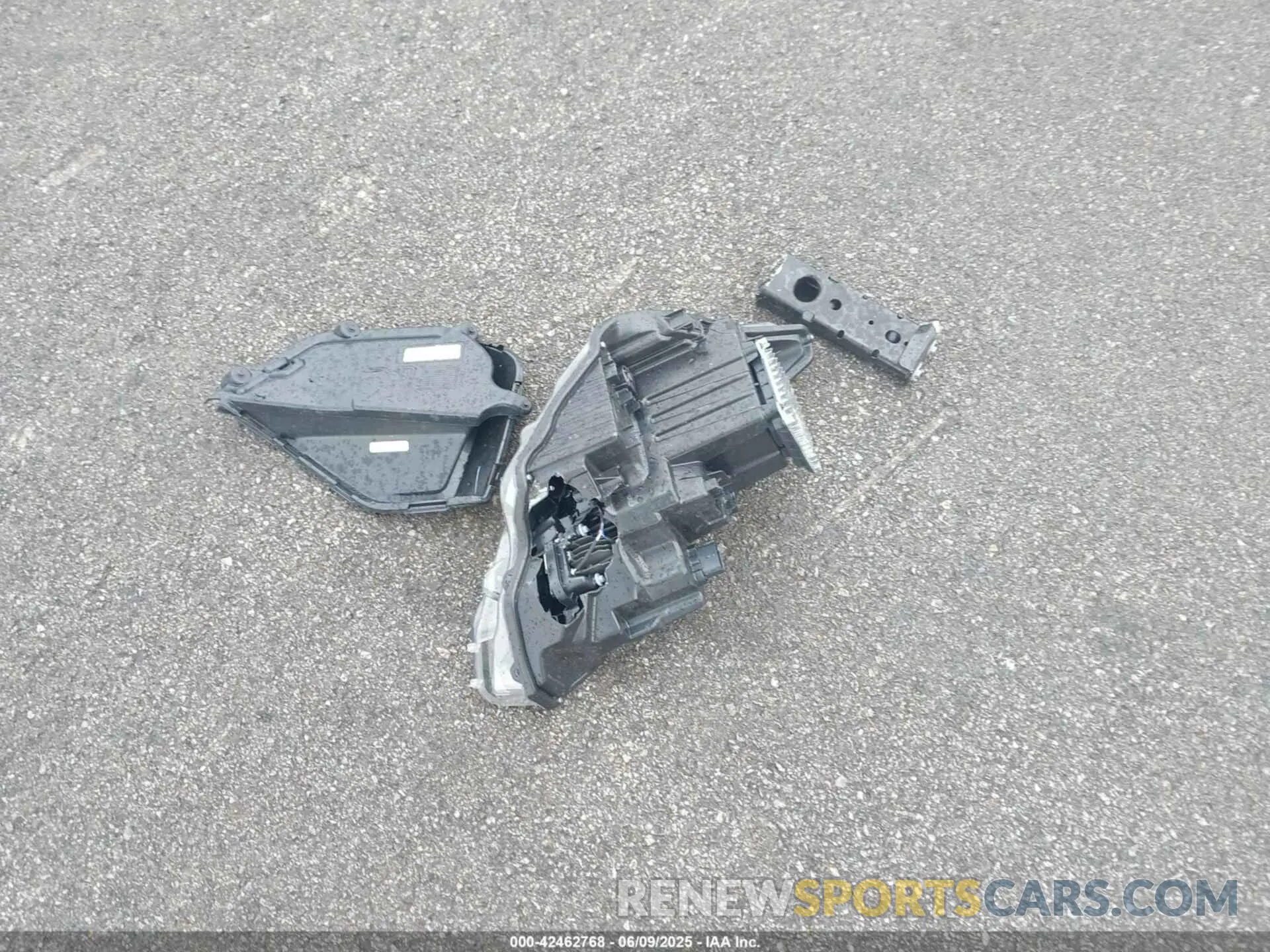 12 Photograph of a damaged car 1FA6P8CF6R5429489 FORD MUSTANG 2024