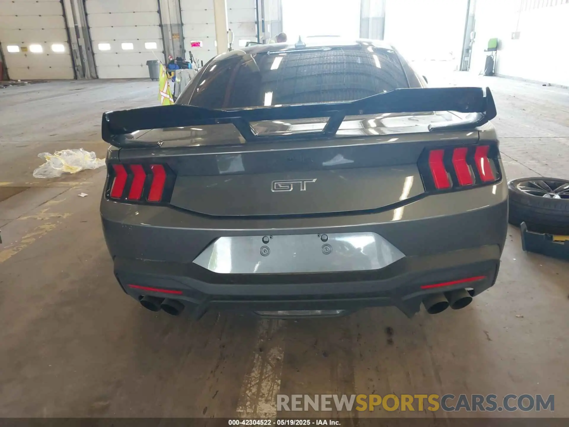 17 Photograph of a damaged car 1FA6P8CF9R5419104 FORD MUSTANG 2024