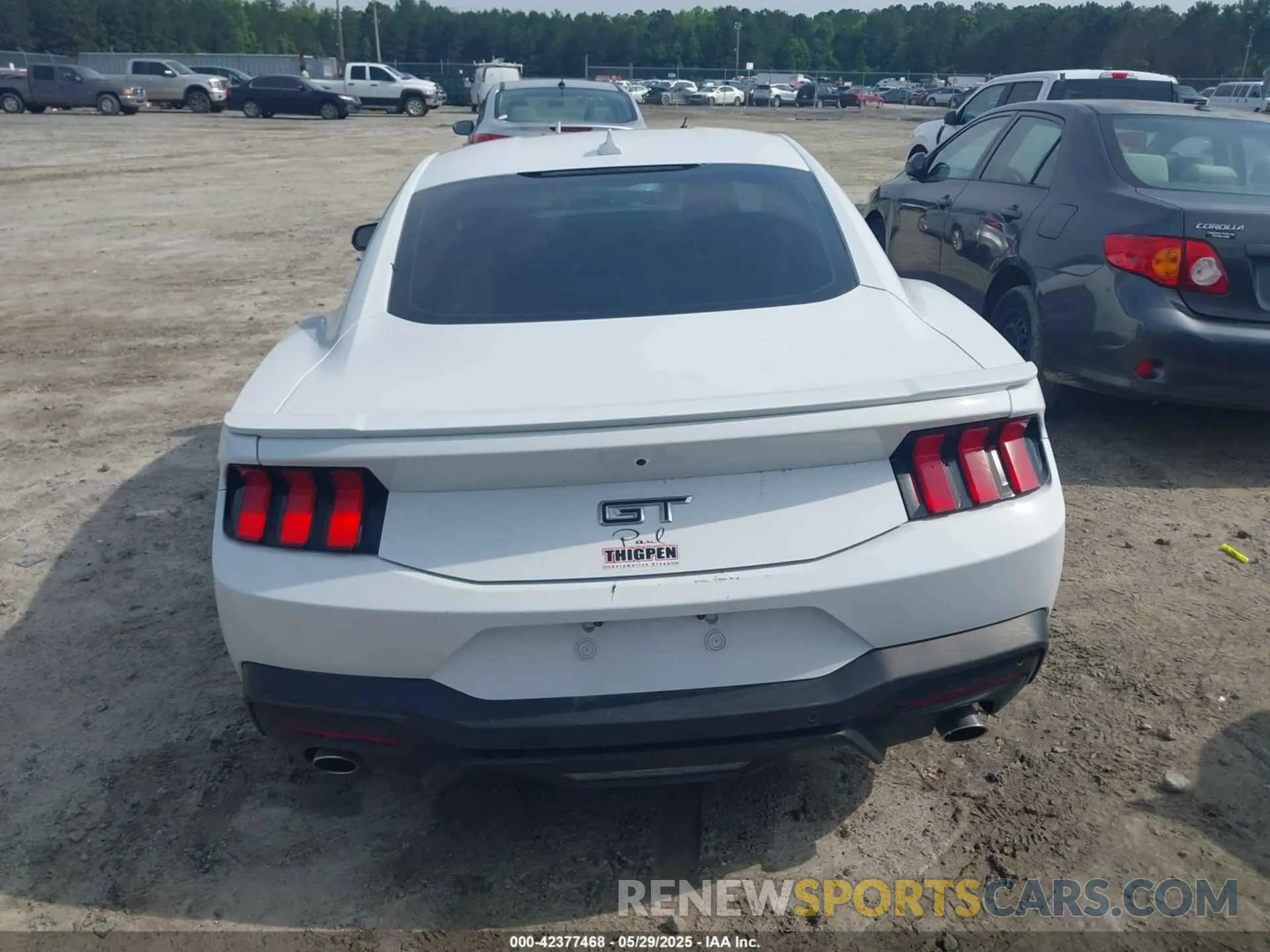 16 Photograph of a damaged car 1FA6P8CF9R5422228 FORD MUSTANG 2024