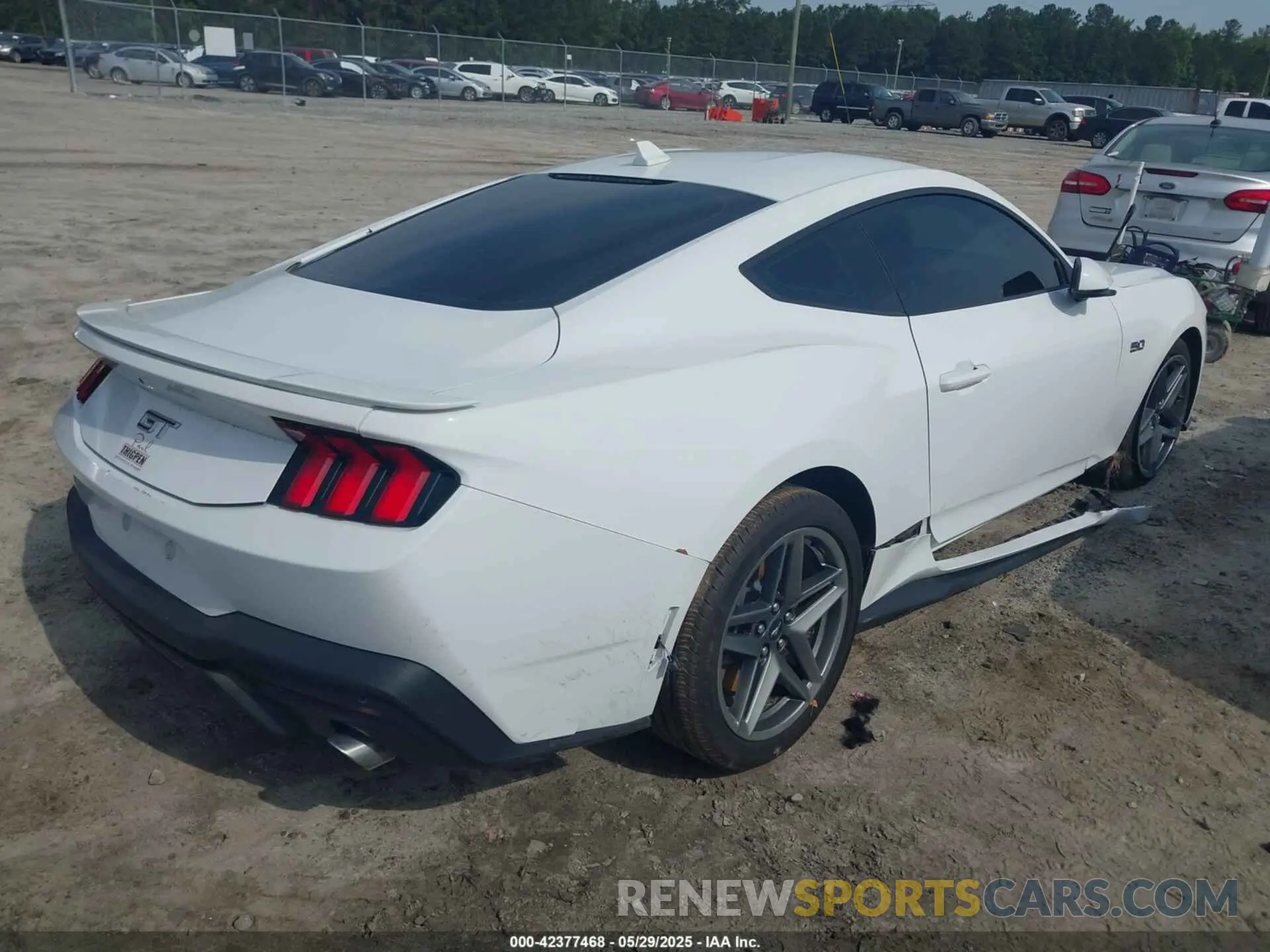 4 Photograph of a damaged car 1FA6P8CF9R5422228 FORD MUSTANG 2024
