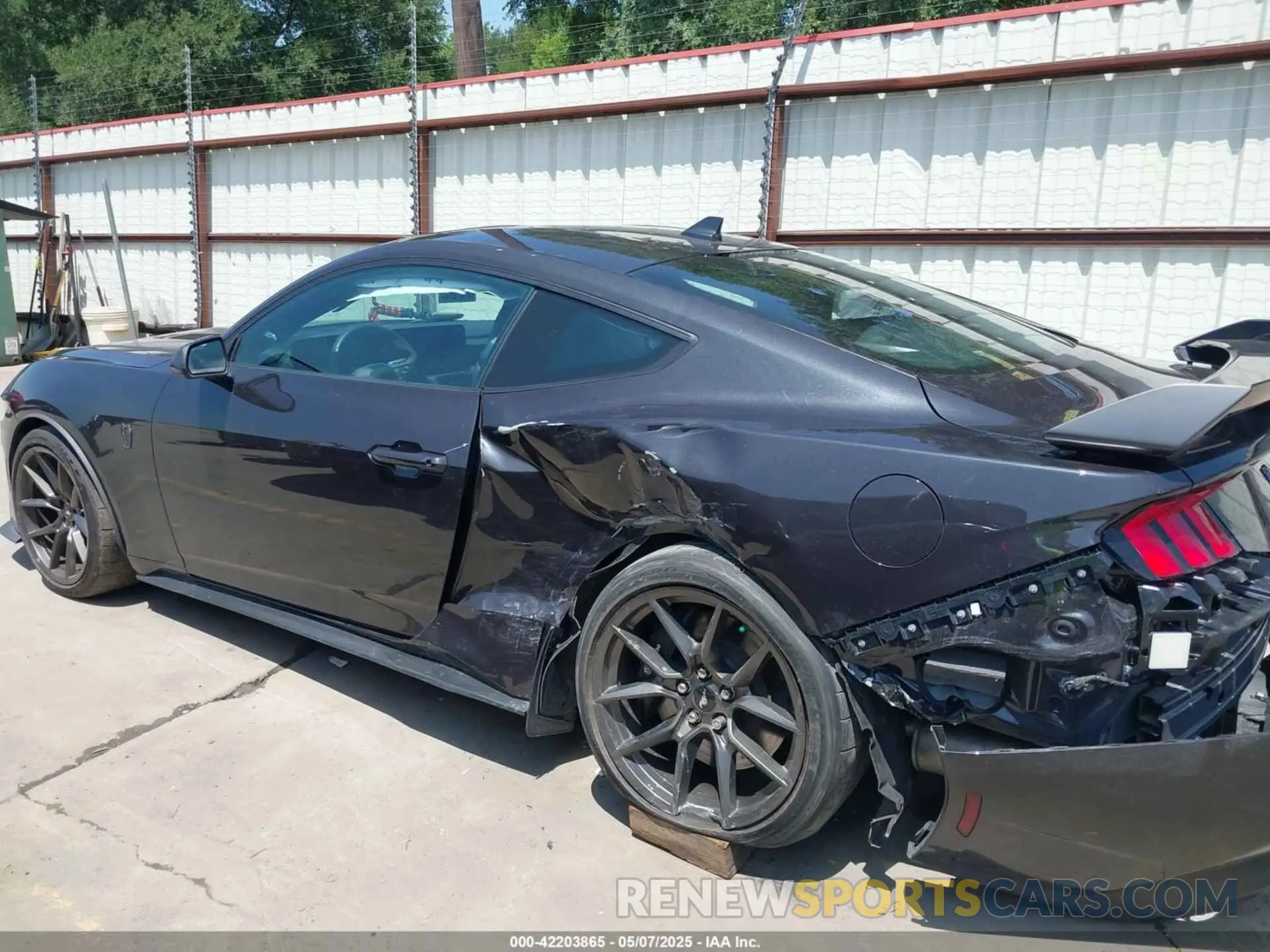 14 Photograph of a damaged car 1FA6P8R03R5506838 FORD MUSTANG 2024
