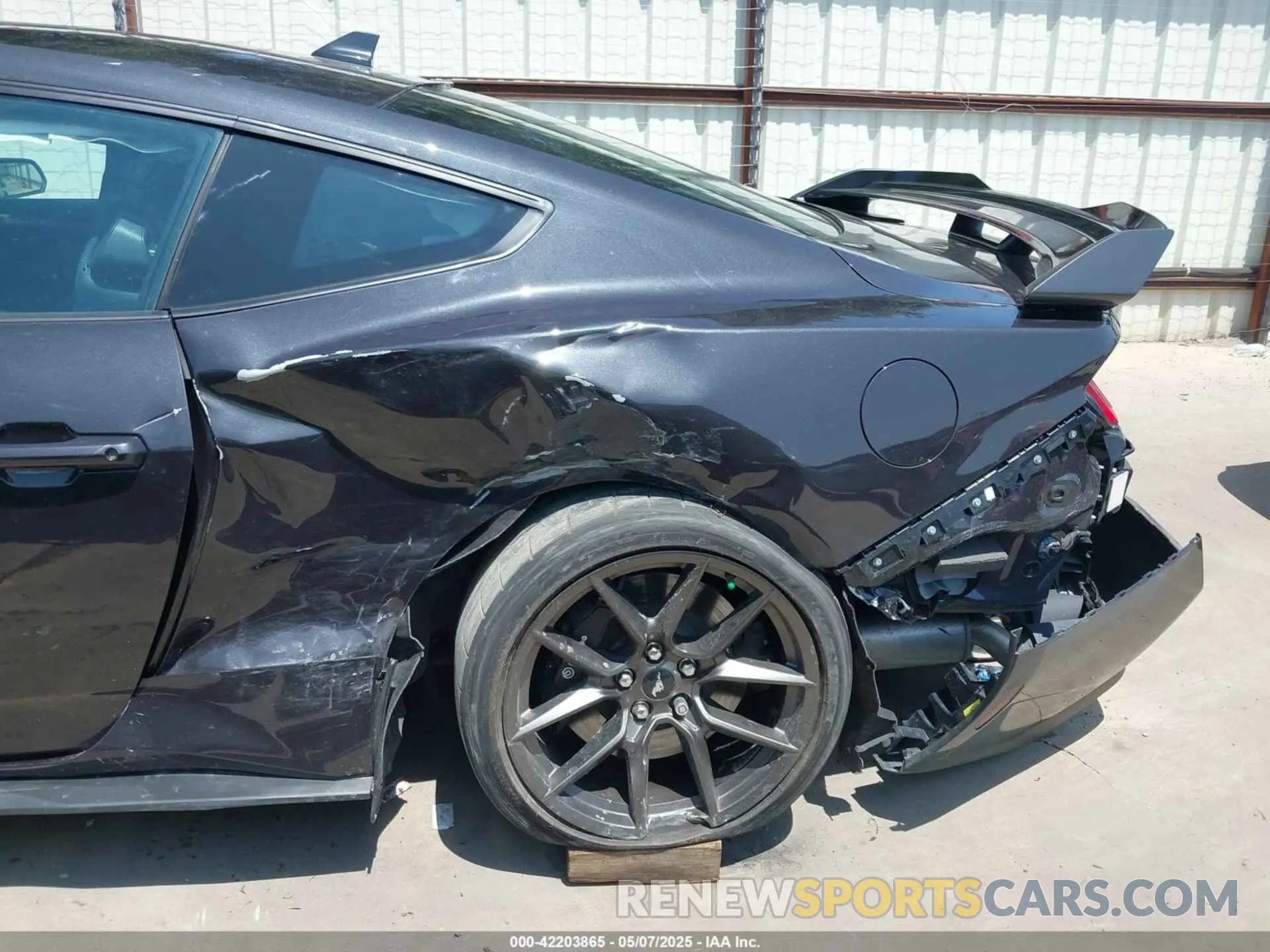 6 Photograph of a damaged car 1FA6P8R03R5506838 FORD MUSTANG 2024