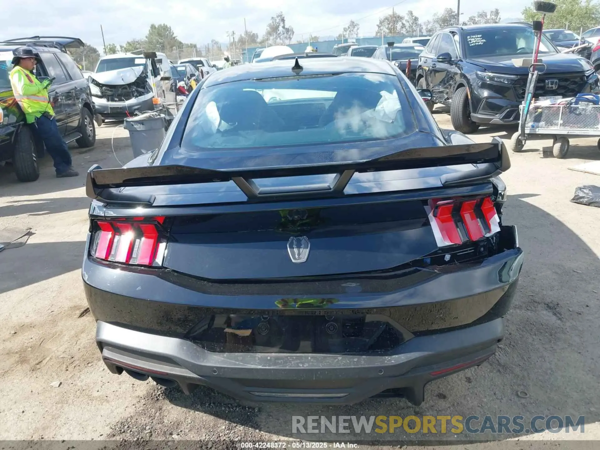 17 Photograph of a damaged car 1FA6P8R0XR5507436 FORD MUSTANG 2024