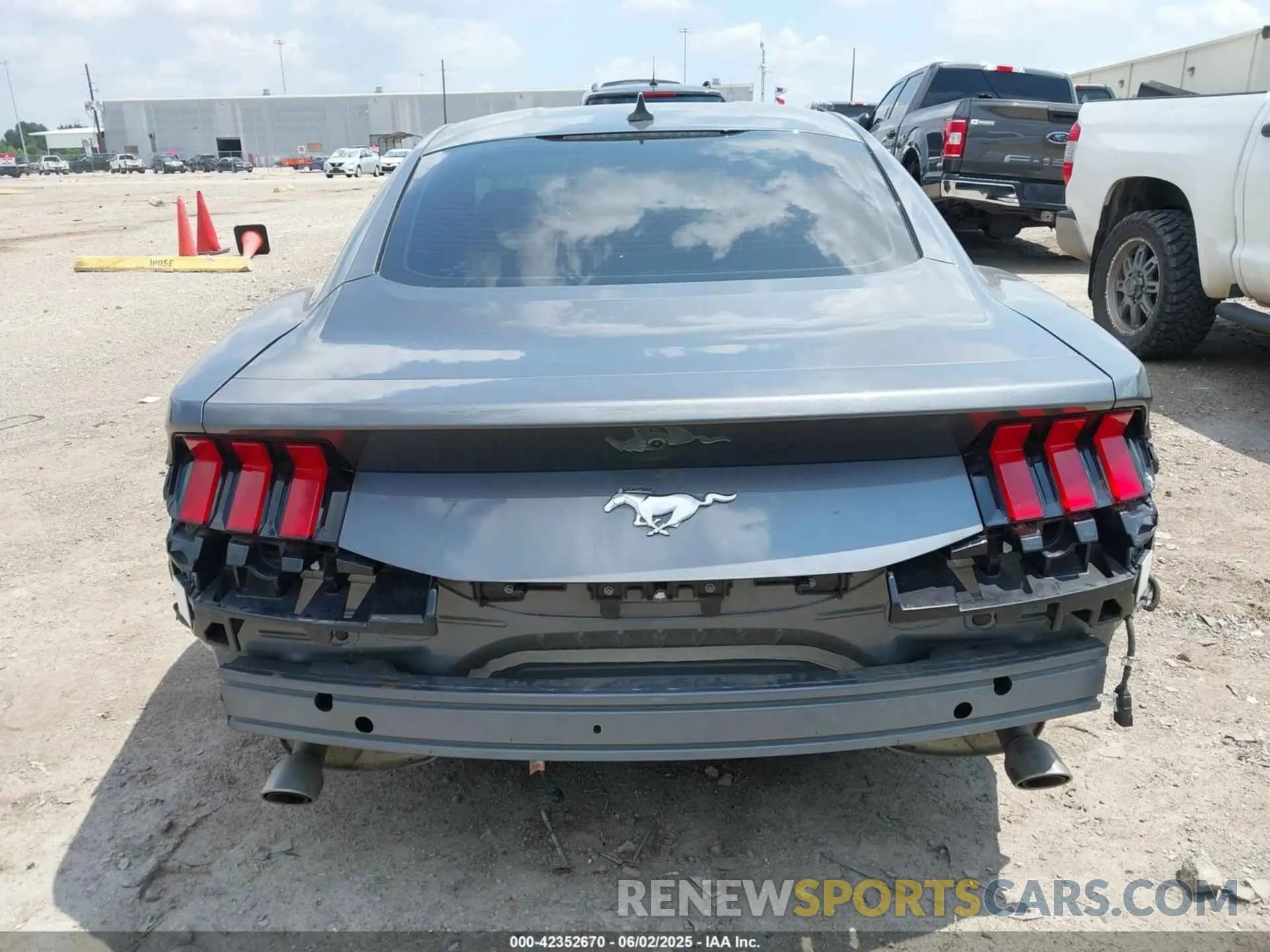 17 Photograph of a damaged car 1FA6P8TH0R5110977 FORD MUSTANG 2024