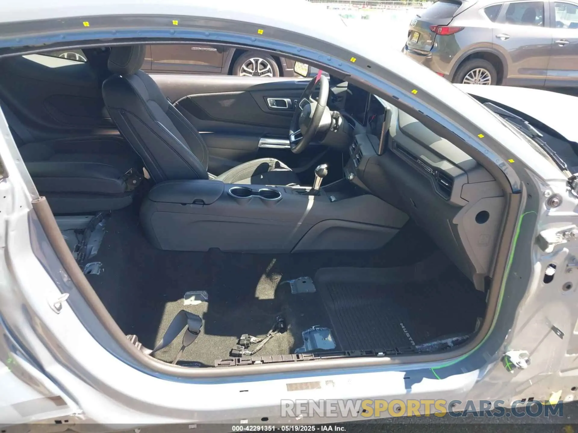 5 Photograph of a damaged car 1FA6P8TH0R5149827 FORD MUSTANG 2024