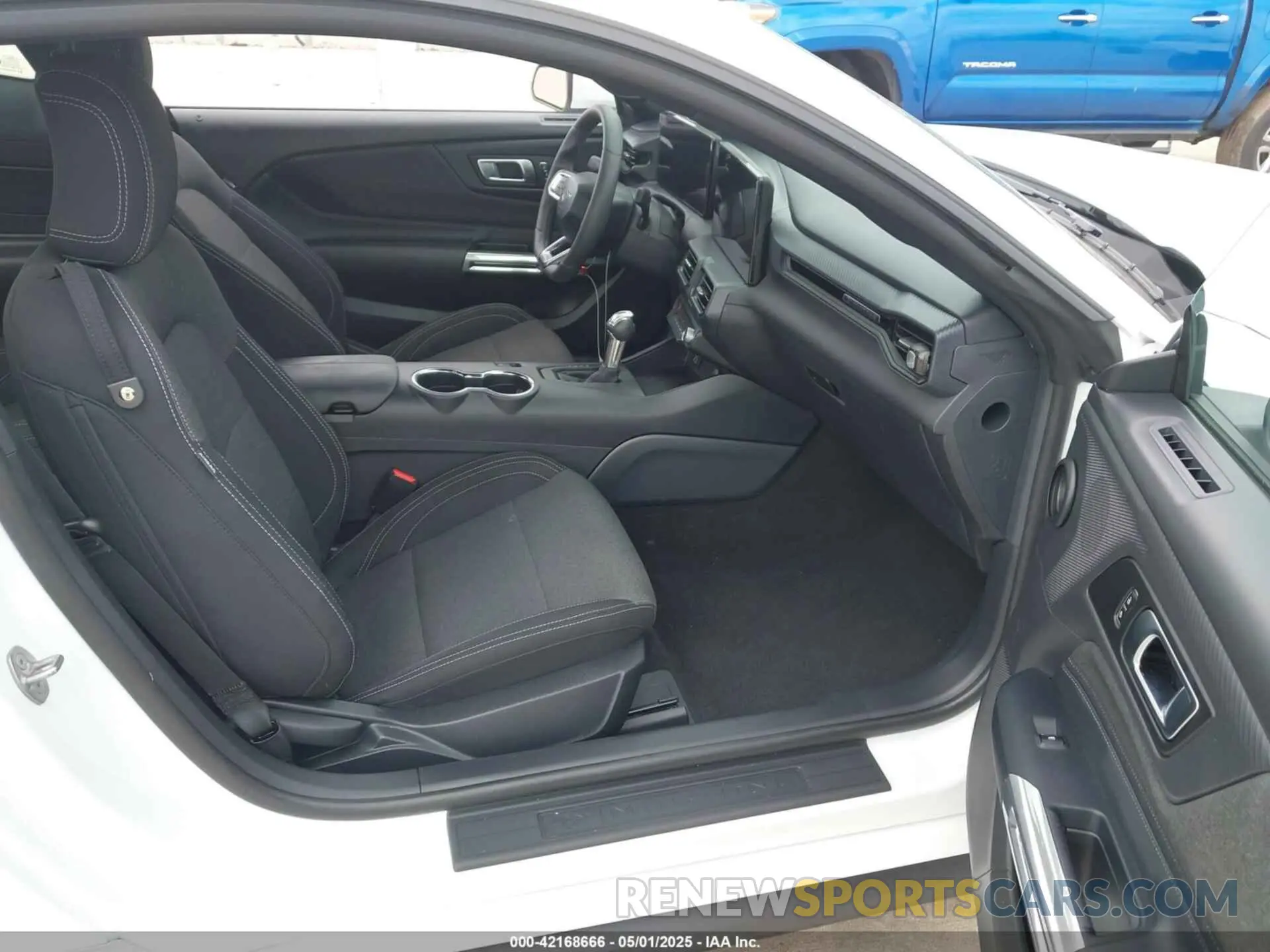 5 Photograph of a damaged car 1FA6P8TH3R5139955 FORD MUSTANG 2024