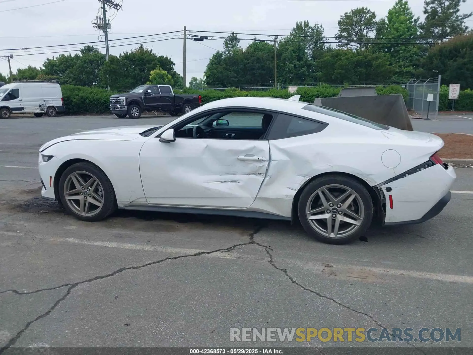 14 Photograph of a damaged car 1FA6P8TH4R5118175 FORD MUSTANG 2024