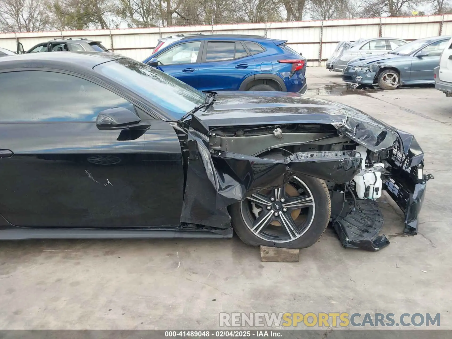 19 Photograph of a damaged car 1FA6P8TH8R5118535 FORD MUSTANG 2024
