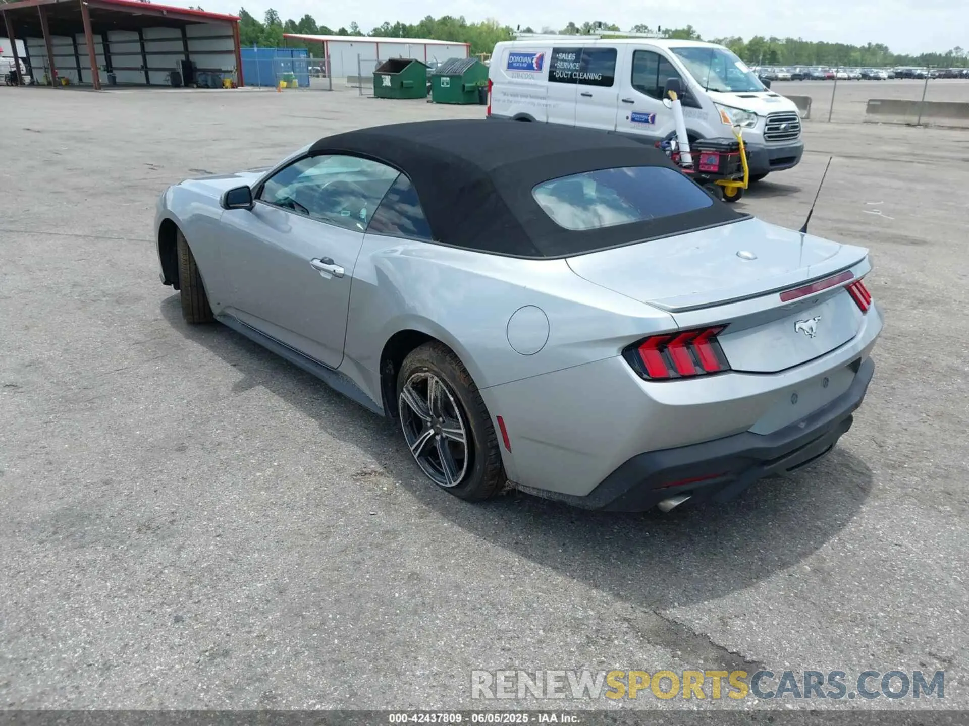 3 Photograph of a damaged car 1FAGP8UH5R5125087 FORD MUSTANG 2024